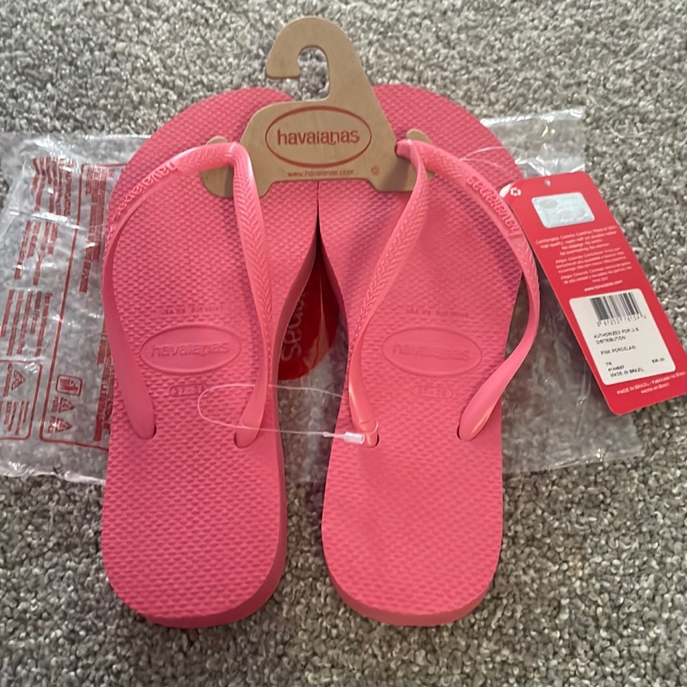 NWT Havainas Size 7/8